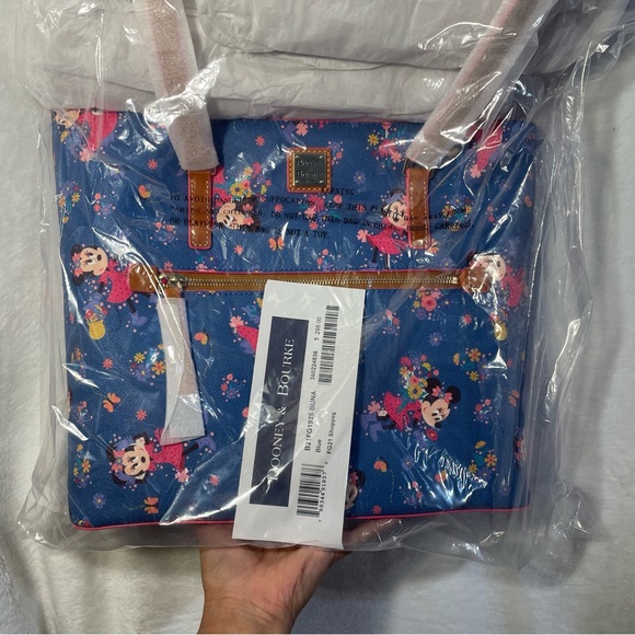 Epcot International Flower & Garden Festival 2021 Dooney & Bourke Tote NWT - Picture 4 of 8